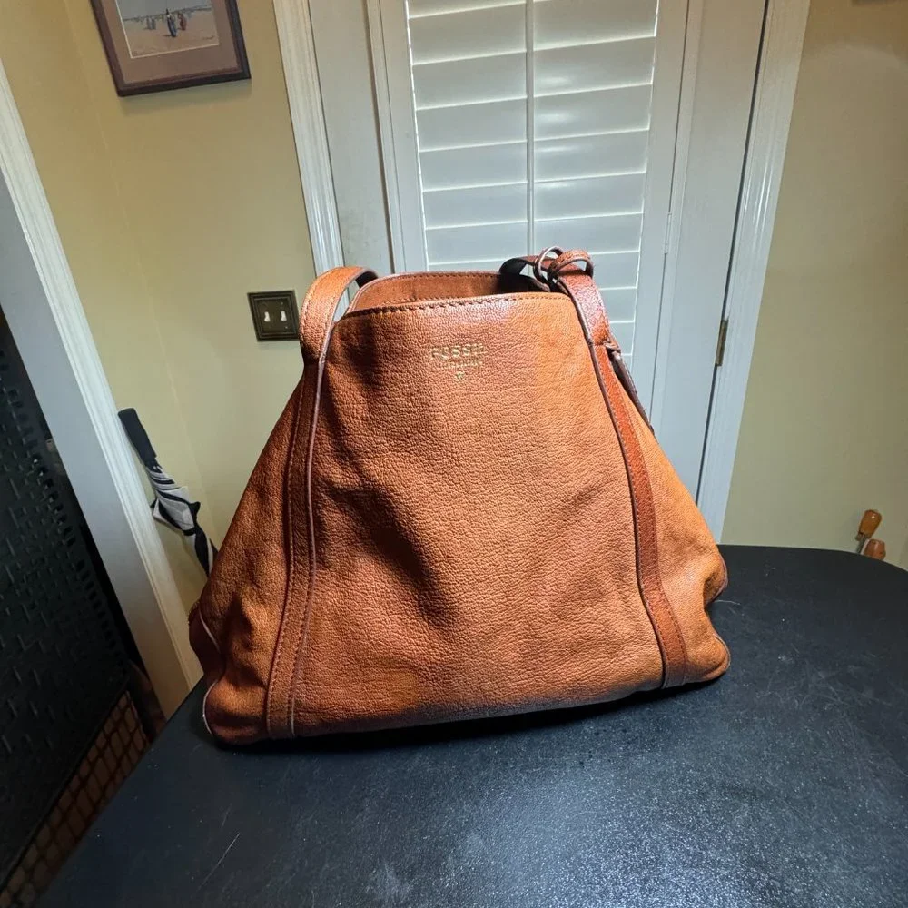 Fossil tan  gwen expandable leather tote bag